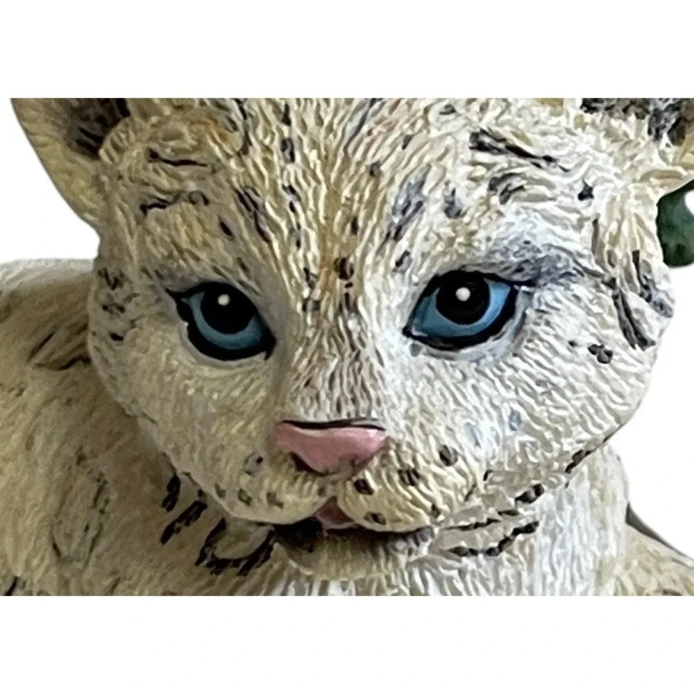 Vintage Snow Leopard Cub Figurine Wildlife Winter Decor Small Hamilton 1995
